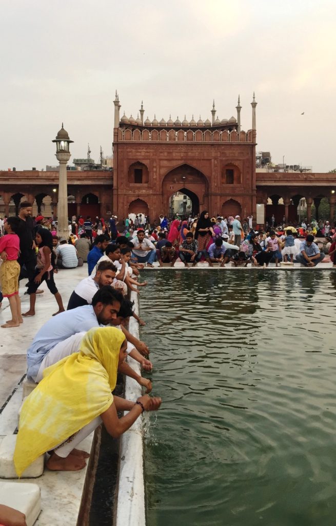Jama Masjid, Ramzan, Ramadan, Wuzu, Iftar, Jama Masjid Metro Station, Incredible India, Travel Blogger, Ragini Puri, Delhi, New Delhi, Heritage, Delhi Heritage, From My Window Seat, Travel Blog,
