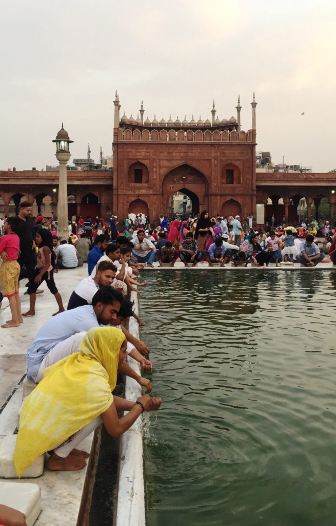 Jama Masjid, Ramzan, Ramadan, Wuzu, Iftar, Jama Masjid Metro Station, Incredible India, Travel Blogger, Ragini Puri, Delhi, New Delhi, Heritage, Delhi Heritage, From My Window Seat, Travel Blog, 