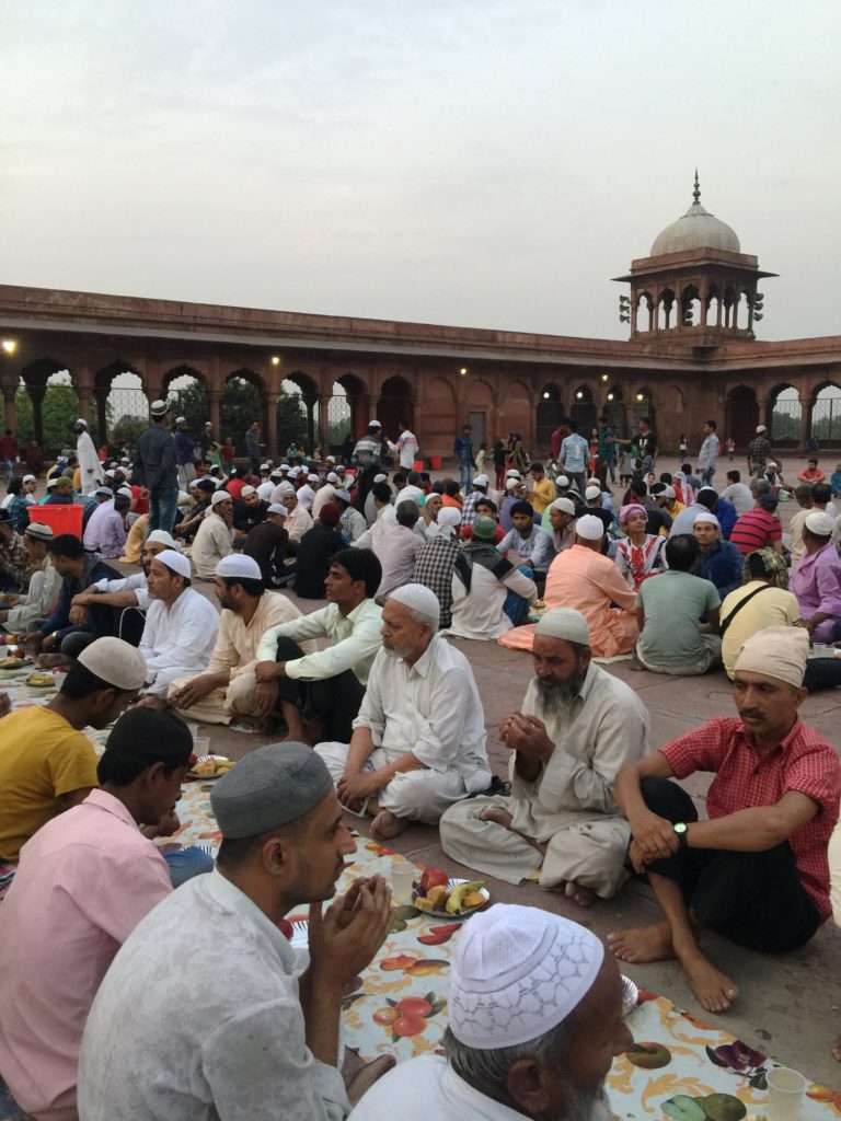 Jama Masjid, Ramzan, Ramadan, Iftar, Jama Masjid Metro Station, Incredible India, Travel Blogger, Ragini Puri, Delhi, New Delhi, Heritage, Delhi Heritage, From My Window Seat, Travel Blog, 